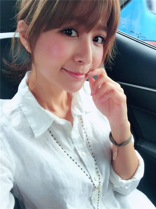 我也可当女神 偷学台韩女星8大心机自拍技