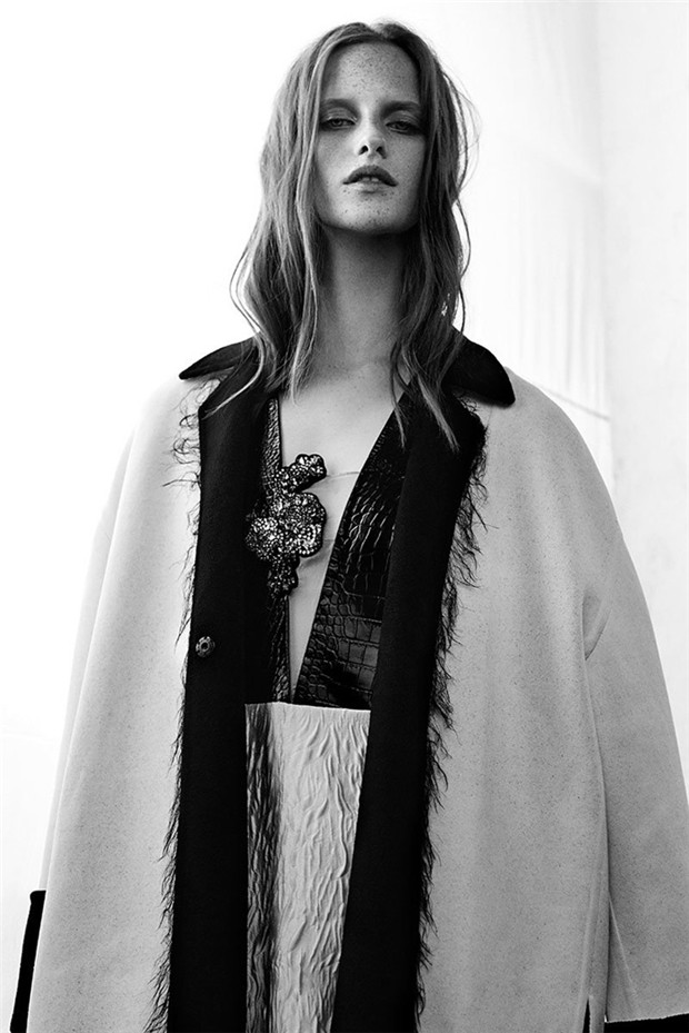 Magdalena Jasek《Elle》2014年12月波兰版