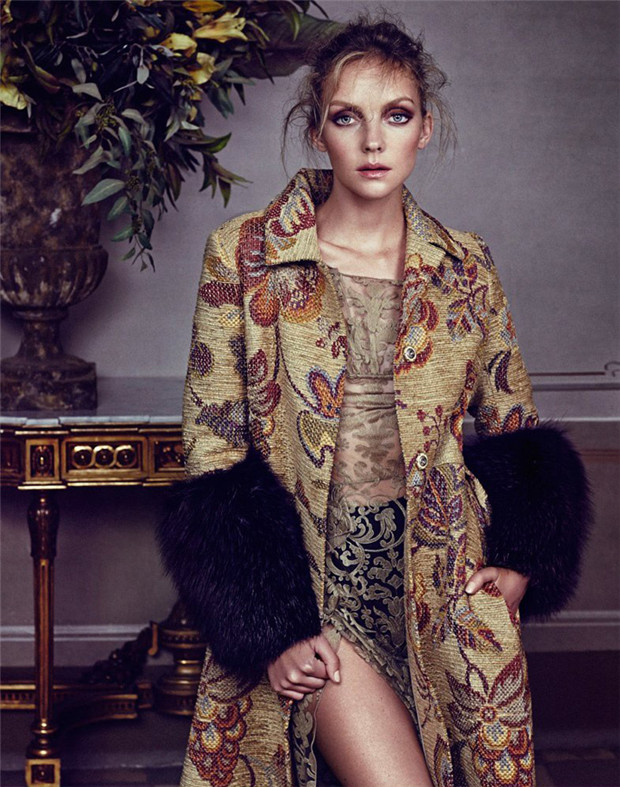 Heather Marks《Elle》2014年12月俄罗斯版