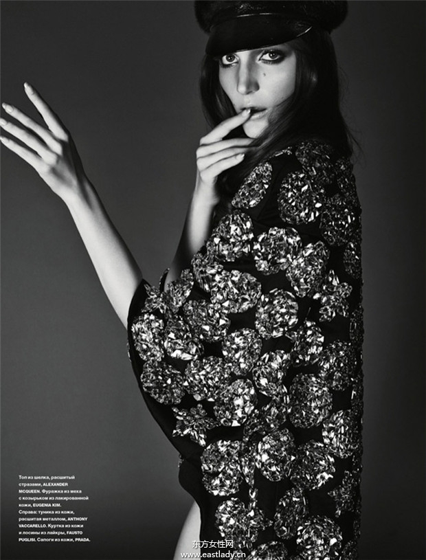 Zuzanna Bijoch《Numero》2014年8月俄罗斯版