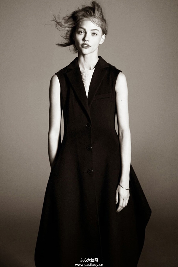 Sasha Pivovarova《Vogue》2014年8月法国版