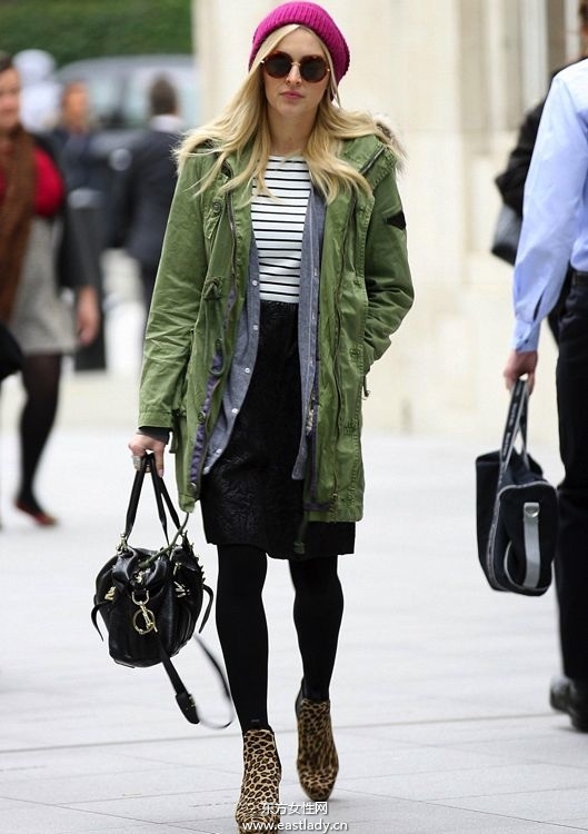 跟明星菲妮科顿学穿衣