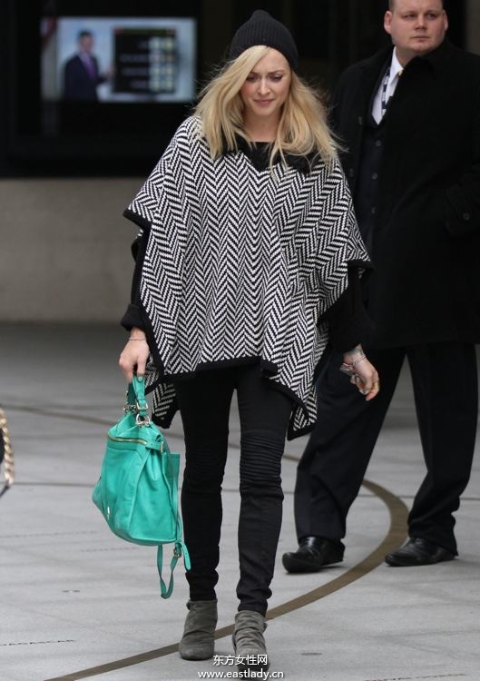 跟明星菲妮科顿学穿衣