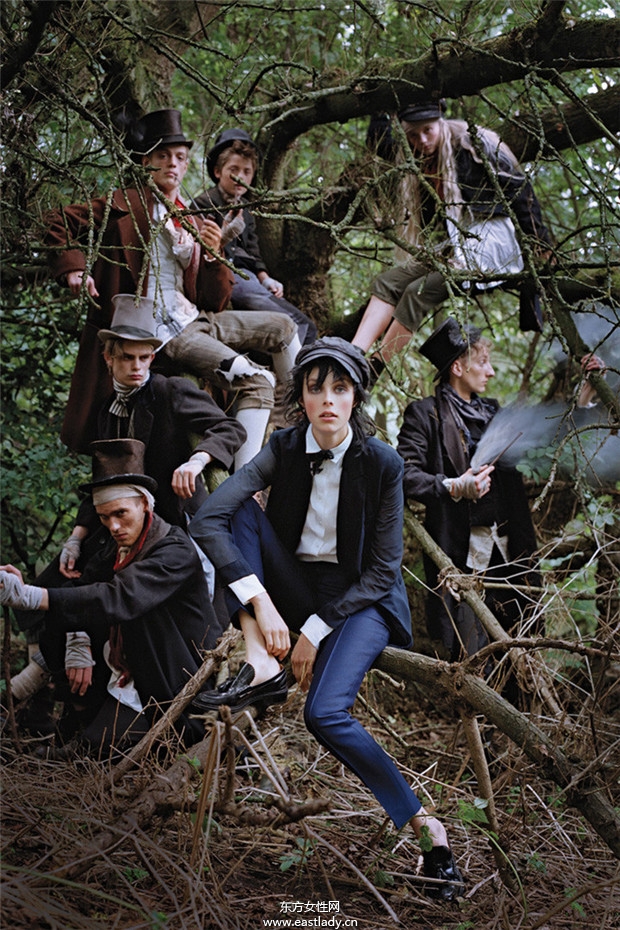 Edie Campbell《Vogue》2013年12月美国版