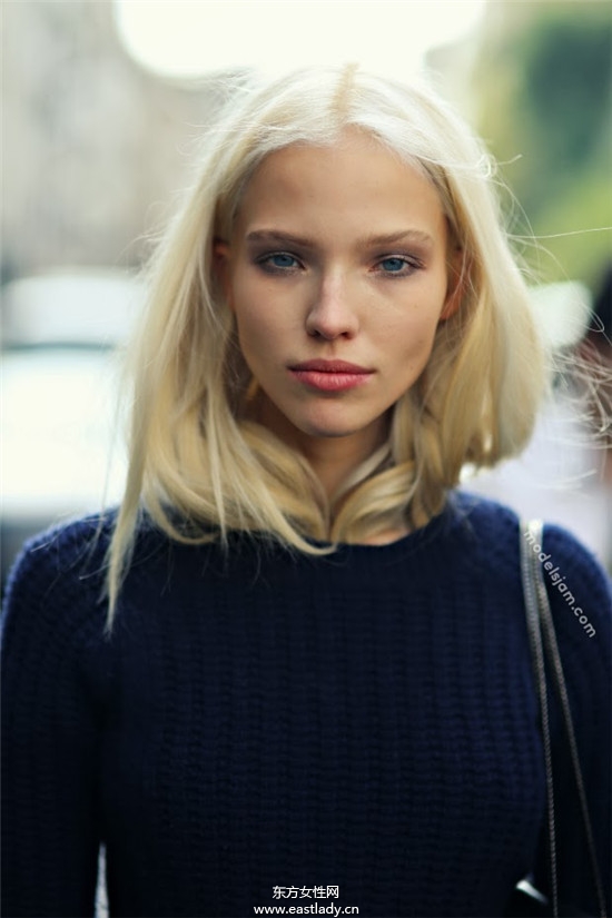 米兰时装周模特们引领时尚风潮