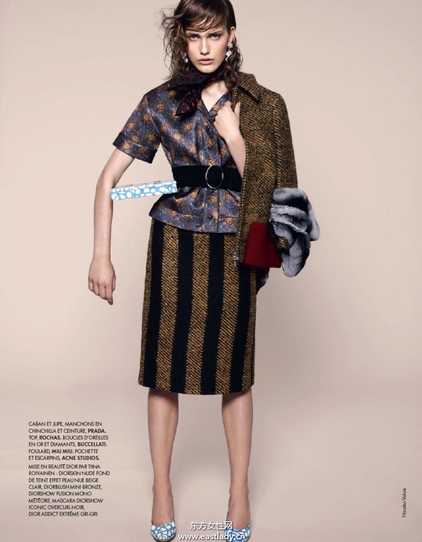 Karolina Waz演绎时尚经典