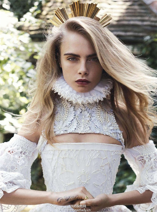 Cara Delevingne《Vogue》2013年10月澳大利亚版