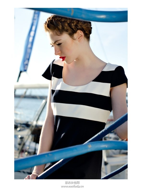 春夏诱人水手服给你致命吸引力