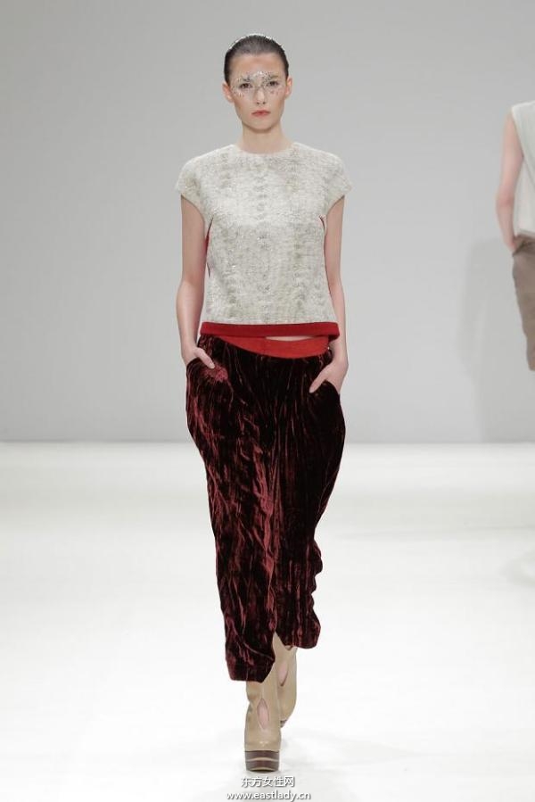 吉承伦敦时装周2013秋冬系列 黑色元素成流行主旋律