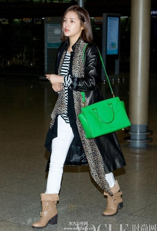 韩国女星全智贤为我们呈现名媛淑女的视觉享受