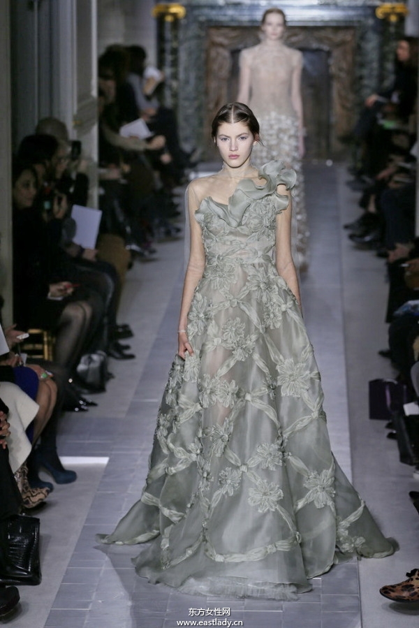 Valentino Couture（华伦天奴）2013巴黎春夏时装展