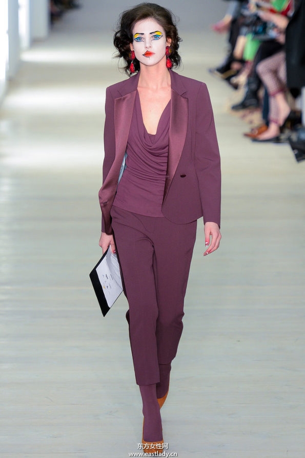 Vivienne Westwood Red Label2013伦敦时装周裙子有范大胆撞色