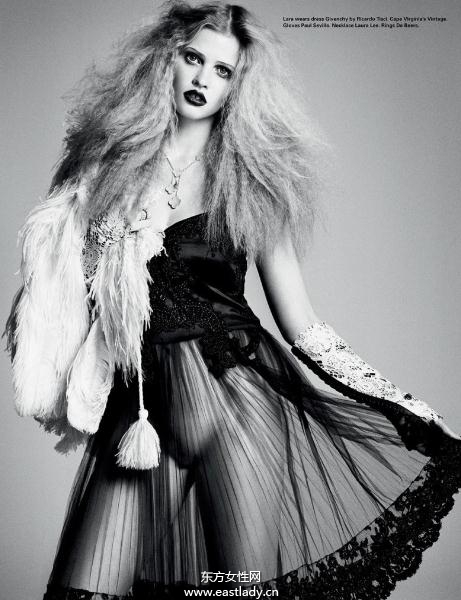 Lara Stone &Laetitia Casta演绎奢华性感内衣系列