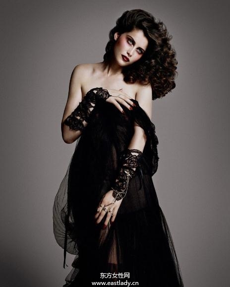 Lara Stone &Laetitia Casta演绎奢华性感内衣系列