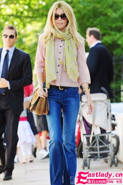 夏日学明星服装搭配穿出个性时尚