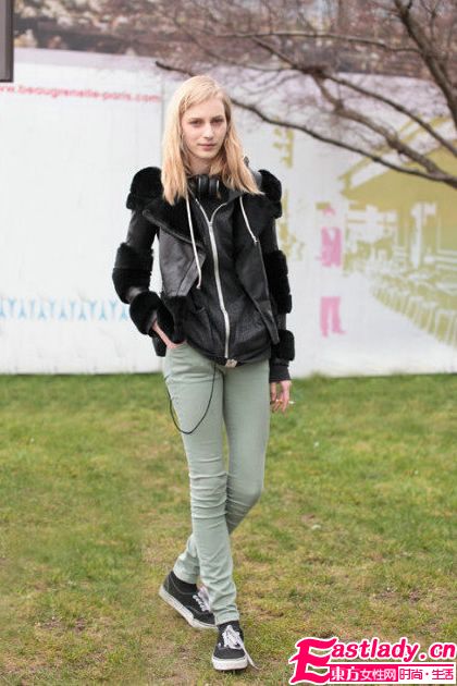 天生衣架子 国际超模街头美腿赏析