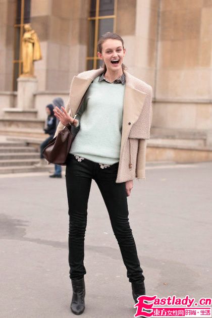 天生衣架子 国际超模街头美腿赏析