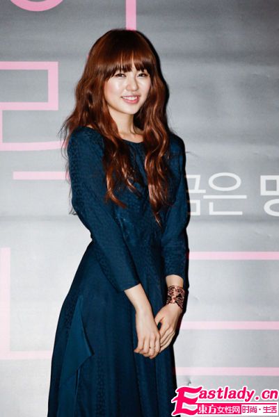 学尹恩惠服装巧搭 让自己变得性感完美