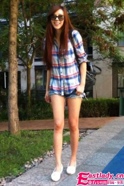 E罩杯女神周韦彤大秀时尚装扮