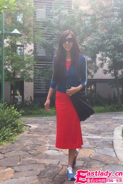 E罩杯女神周韦彤大秀时尚装扮