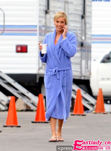 明星穿睡衣出街 雷死人不偿命