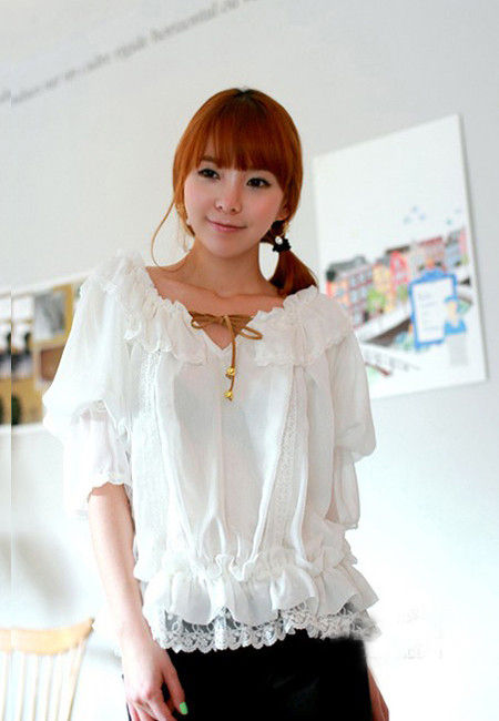 漂亮MM五一长假旅游性感装扮