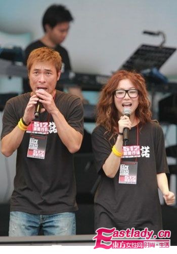 许志安 郑秀文复合 穿衣打扮十分般配