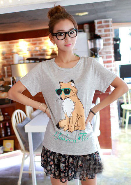 漂亮MM五一长假旅游性感装扮