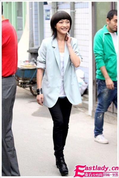 2011早春女明星都爱上帅气西装