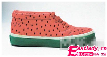 今夏为自己准备一双潮味帆布鞋