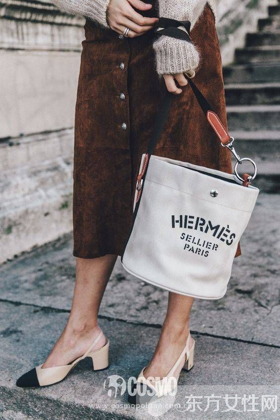 今年最火的水桶包 时尚达人凹造型全靠它