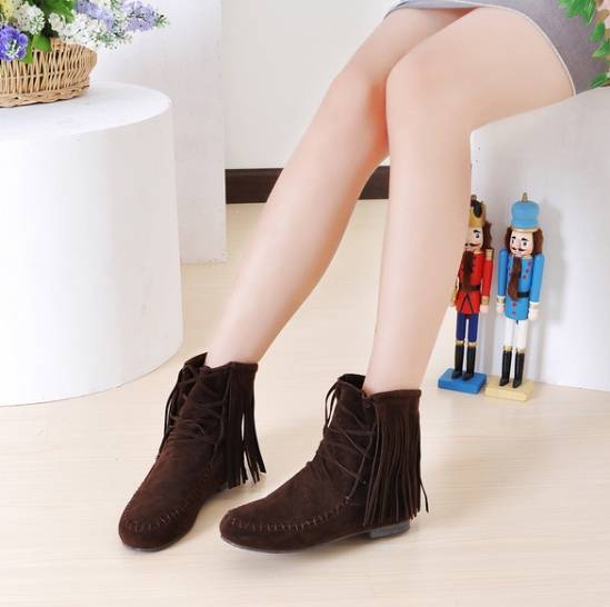 平底流苏短靴这么搭 让你成为街头最抢眼