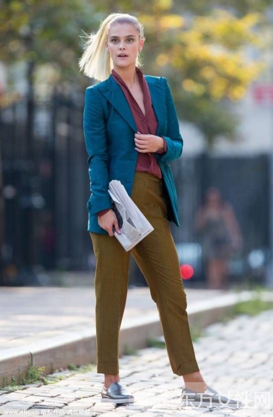 一双一脚蹬乐福鞋轻松打造时髦感 休闲就在一瞬间