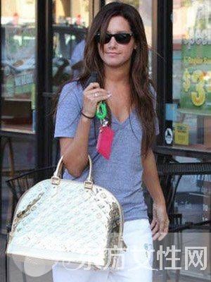 女星教你如何搭配lv手包 让你尽显奢华大牌感