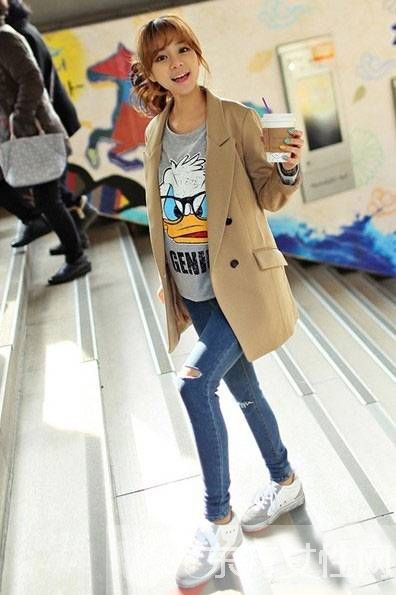 时尚运动鞋+西装 这样的混搭照样美上天