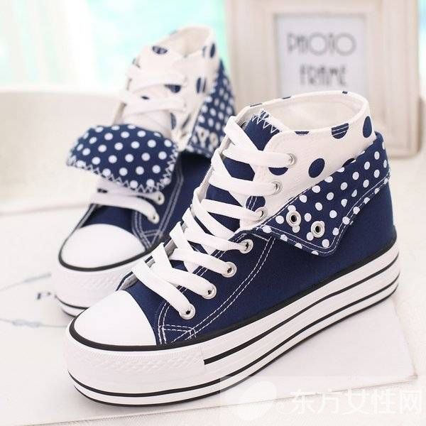 女生帆布鞋搭配经 一双帆布鞋穿出各种范