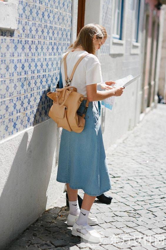 星范十足的减龄装扮 这些 显嫩单品 一个也不能少