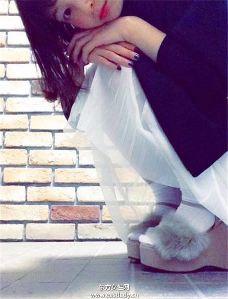 毛毛鞋也可这么时尚 这样穿回头率百分百