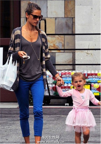 针织衫怎么搭够潮 跟时尚达人穿出潮范