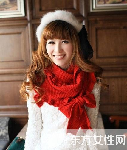 红色围巾搭配法则 对单调沉闷的冬天say no