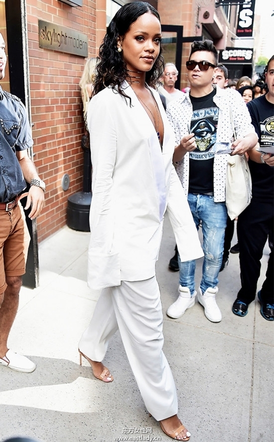 女式高跟凉鞋 天后Rihanna最爱的款式合集