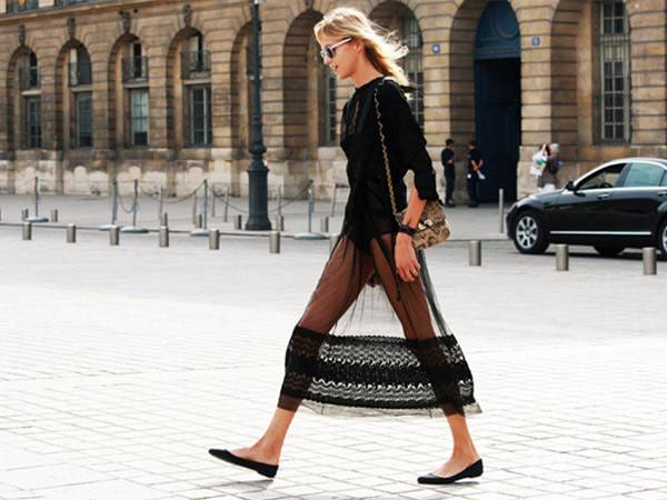 小白鞋穿腻了 不妨来一双永不过时的小黑鞋