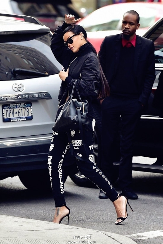 女式高跟凉鞋 天后Rihanna最爱的款式合集