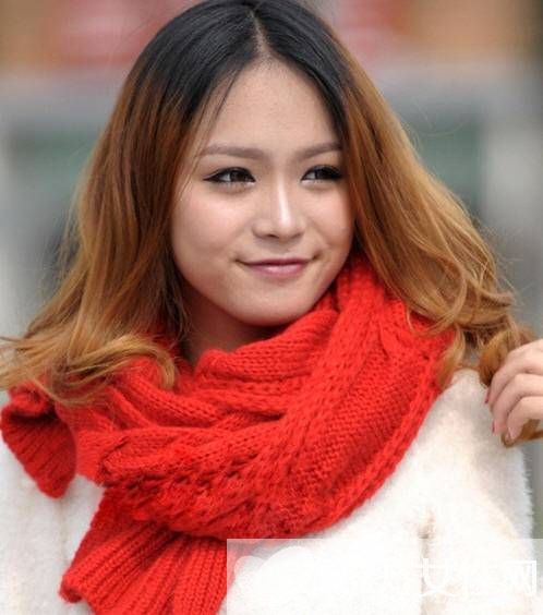 红色围巾搭配法则 对单调沉闷的冬天say no