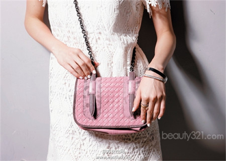  随性背 才时尚 迷你包的N种背法