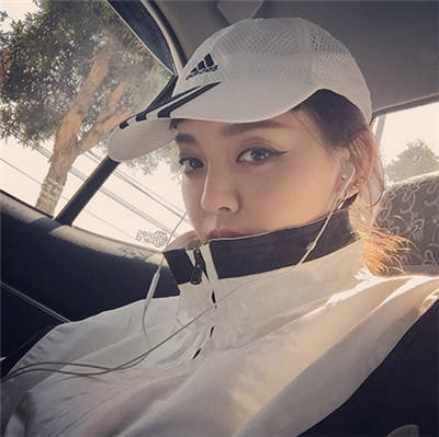 复古棒球帽强势回归 看日韩台女星如何穿搭