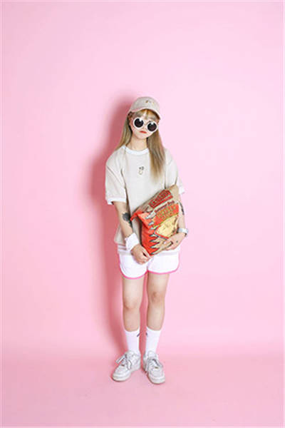 复古棒球帽强势回归 看日韩台女星如何穿搭