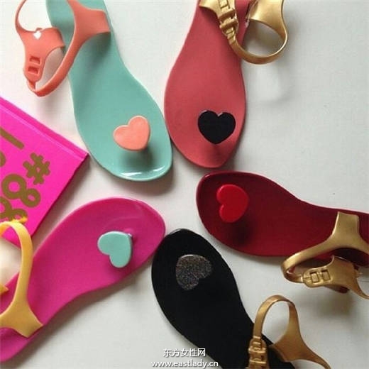 超萌 夏日必备可爱唇形凉鞋