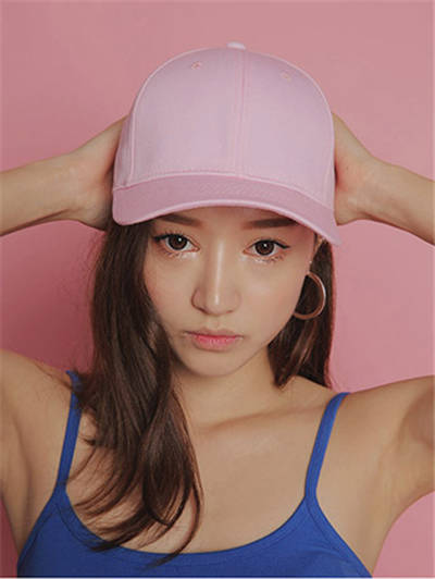 复古棒球帽强势回归 看日韩台女星如何穿搭