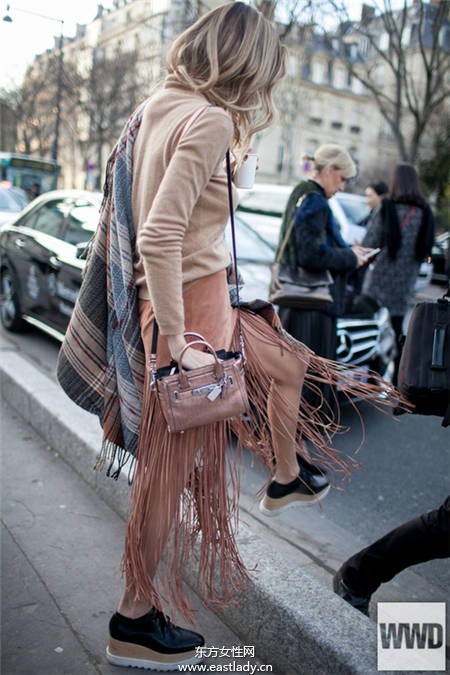 今秋厚底鞋这样穿 小个子也可以穿出苗条范